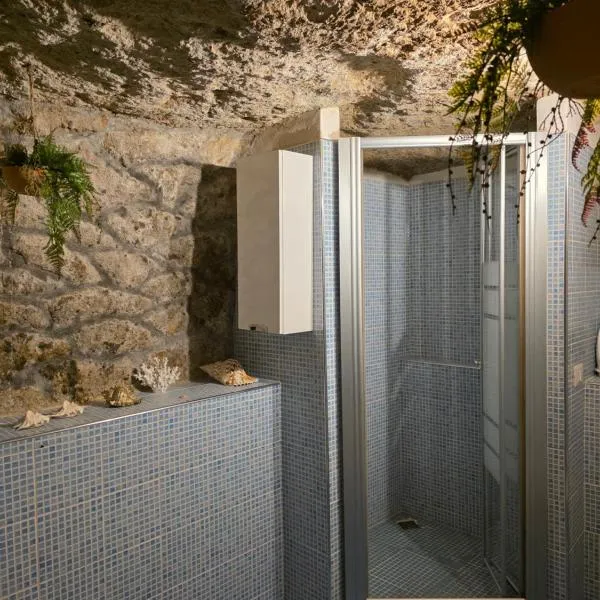 Domu Malaspina、ボーザのホテル