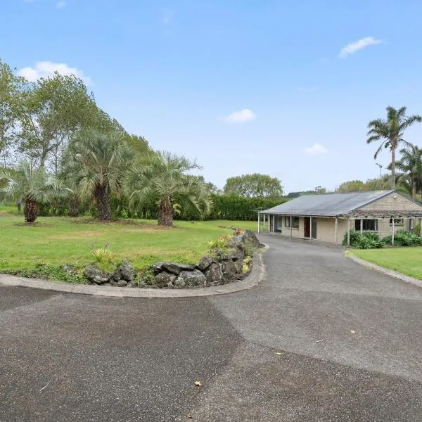 Clay Cottage, Hotel in Waimauku