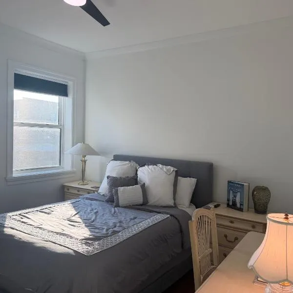 The Lyons' Den, hotel em Chicago