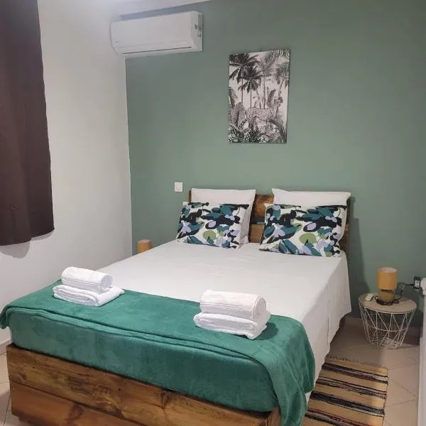 LE MANGO COSY proche de l'aéroport, hotel en Les Abymes