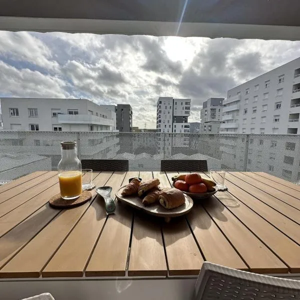 Cozy T2 au pied de la gare, Hotel in Evry-Courcouronnes