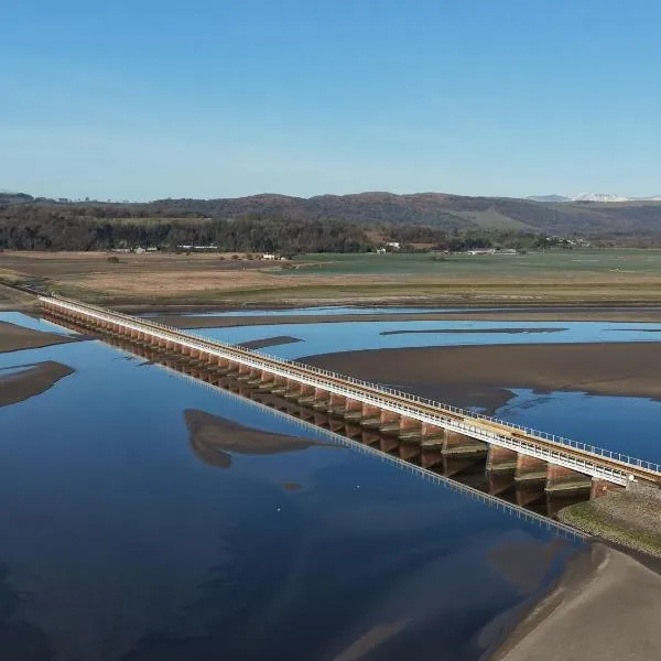 Viesnīca Ye Olde Fighting Cocks pilsētā Ārnsaida