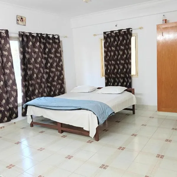 Chetanya Homestay, готель у місті Путтапарті