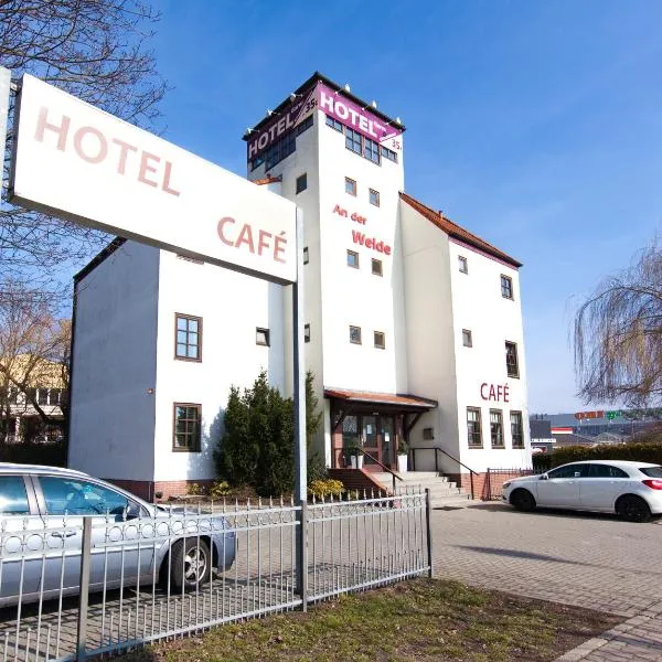 Garni-Hotel An der Weide, hotelli kohteessa Neuenhagen