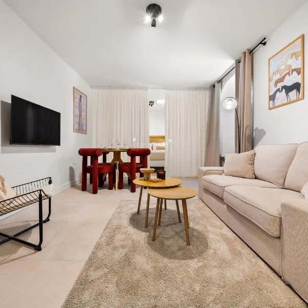 Augusto Collection Boutique apartment Estepona old town, Hotel in Estepona