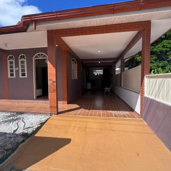 Casa 3 dormitorios em canasvieras
