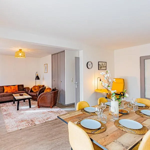 Le 28 C chouette - Spacieux - Box privé - Ascenseur - Centre, hôtel à Dijon