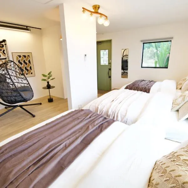 Private Villa Palm Tree プライベートヴィラ パームツリー Churaumi 美ら海, hotel v destinácii Nakijin