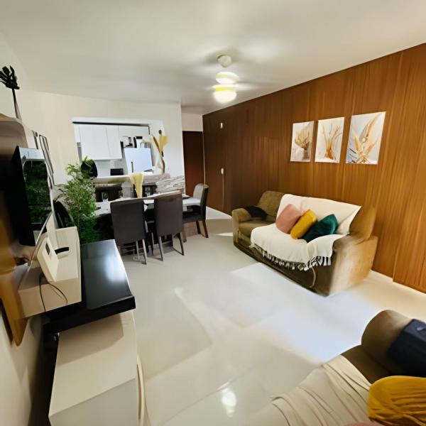 Apartamento luxuoso em condomínio com clube