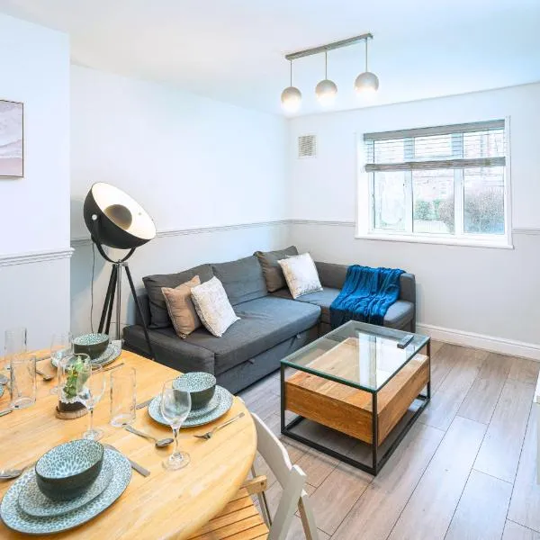 Modern 3BR with Fast Links to Central London