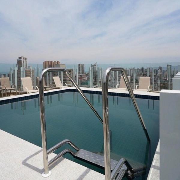 Apto novo com piscina e sauna