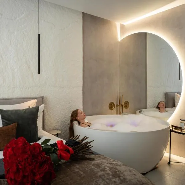 Gatsby - Apartament Jacuzzi & Relax dla par w Gdansku by Lion Apartments, hotelli Gdańskissa