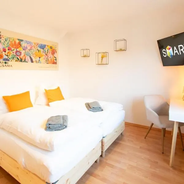 Livesto EasySuite Zentral - 4x moderne 2-Zimmer Apartments 4-6 Pers, hotel sa Essen