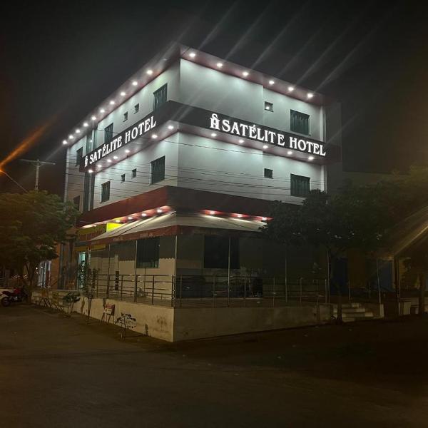 Hotel Satélite