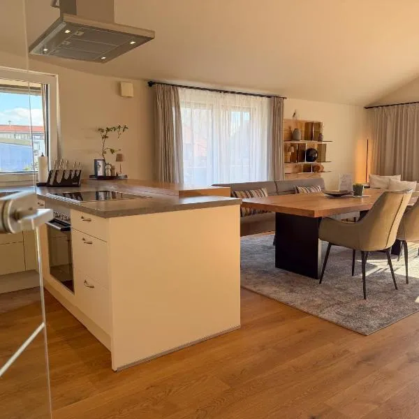 "FIVE" Premium Apartments Seekirchen - exklusive 4-Zi-Penthouse-Wohnung, Hotel in Seekirchen am Wallersee