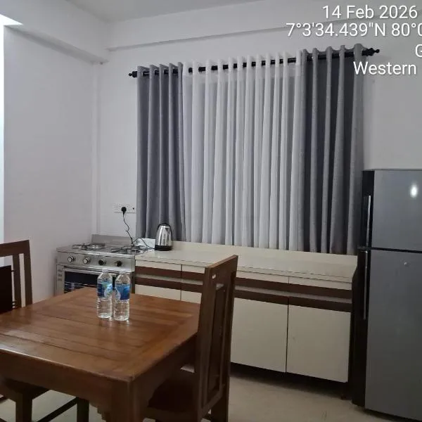 Layans Properties, viešbutis mieste Gampaha