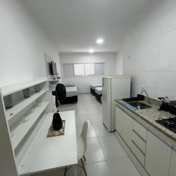 Apartamento Condomínio da Fé Canção Nova، فندق في كاشويرا باوليستا