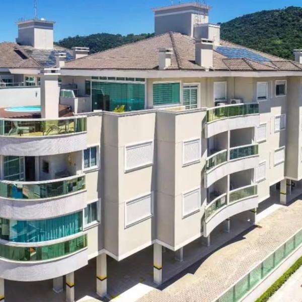 AP alto padrão uma quadra mar em área nobre