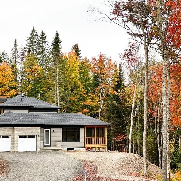 Viesnīca 3000 Sqft Modern Muskoka Entire Cottage Huntsville 7 Beds Algonquin Arrowhead WIFI BBQ pilsētā Hantsvila