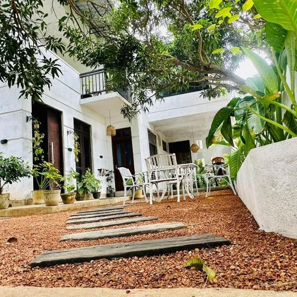 Sun sea guest home, hotel in Tangalle