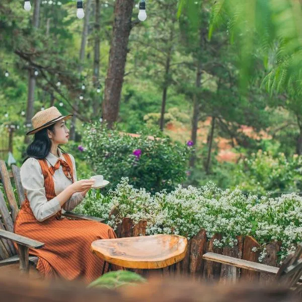 Hoa Rừng Homestay, hotel a Xuan An