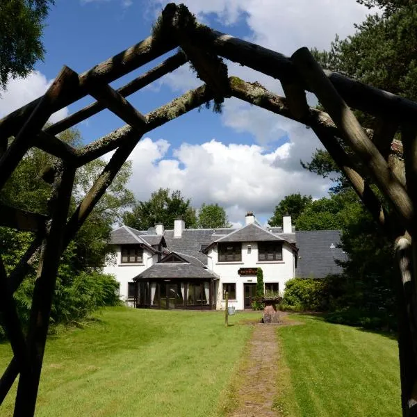 The Factor's Inn & Factor's Cottage, hotel i Gairlochy