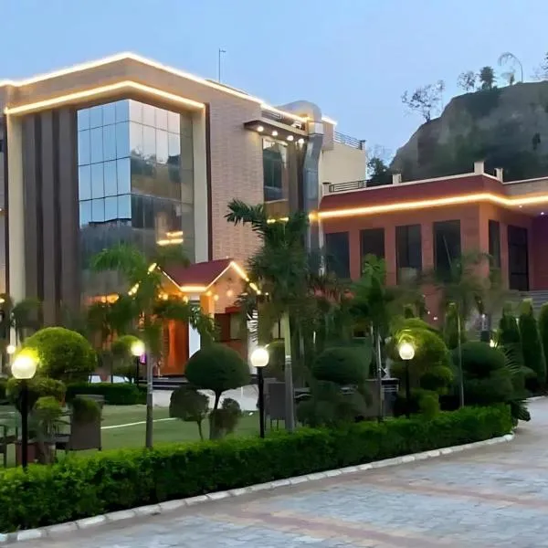 The Asanar Hills，Rūpnagar的飯店