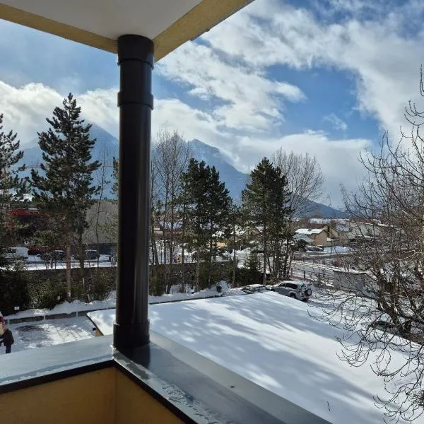 Joli T2 classé 2 étoiles avec coin cabine Briançon centre proche télécabine, hotel di Briancon