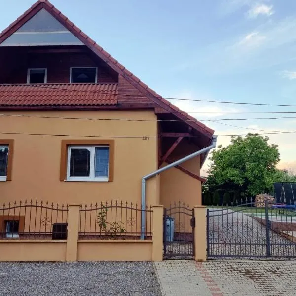 Villa MarViK, hotell i Lučenec