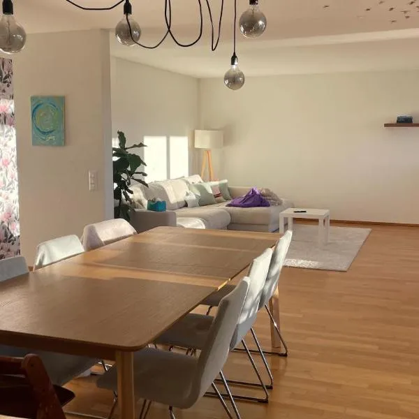 Modern Sunny Private Room with Bath & Shared Living Space, отель 