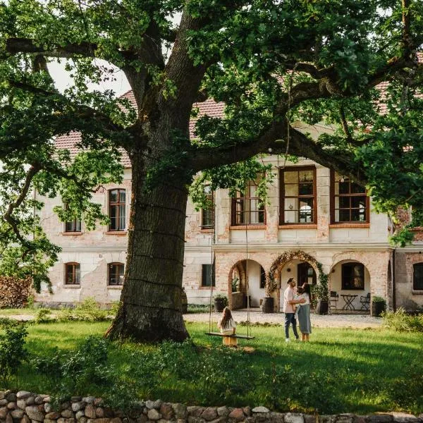 Folwark Wielka Wieś - Pałac pod Dębem, hotell i Główczyce