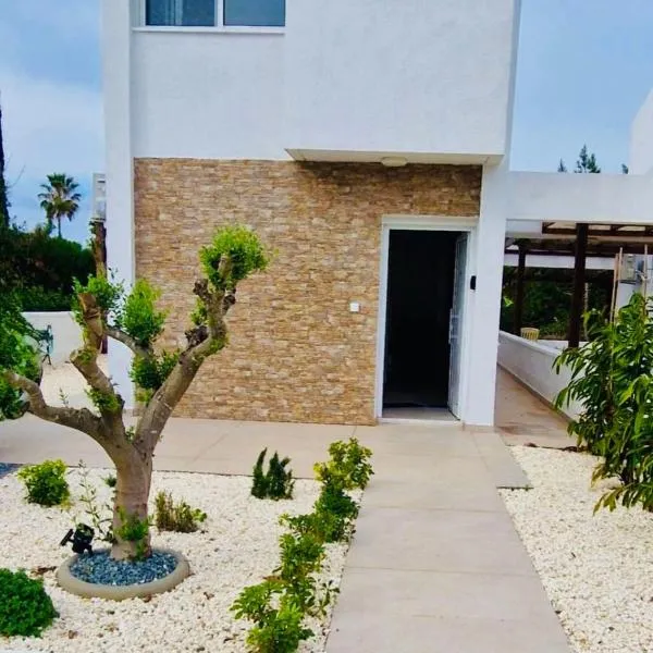 King Alexander Villa15-Just a 200m walk to the sea, hotel em Klorakas