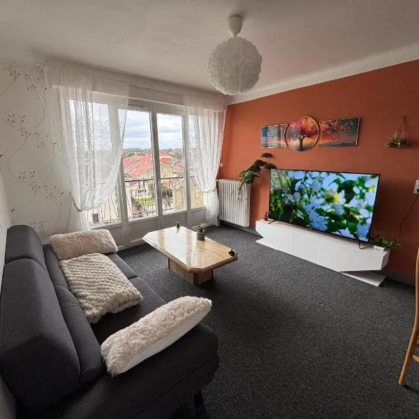 Appartement F4 meublé 75m2 trois chambres avec balcon, hotel a Vittel