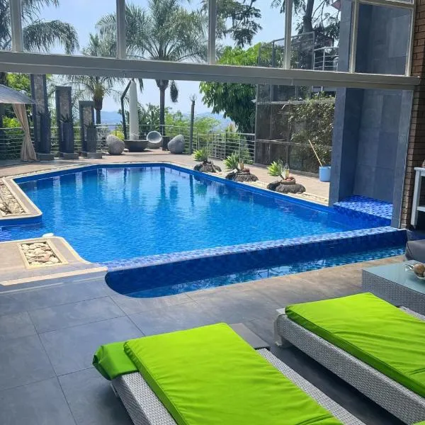 The View on Nyle Rustenburg, hotel v mestu Rustenburg