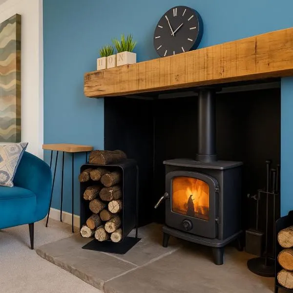 Cosy Afan Forest Retreat Trails, Beach & Pub, хотел в Cymmer
