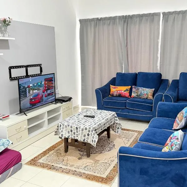 AYAAN McQUEEN Featured House with ps3 experience Most Wanted 2012 Racing games, hotelli kohteessa Tanah Rata