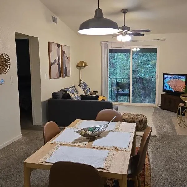 Elegant 2Bed & 2 Bath Comfort, hotel i Dallas