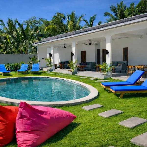 Wanderlust Hostel - Highest Privacy Hostel In Kuta - Big Clear Pool - Fast Internet, hotel di Kuta Lombok