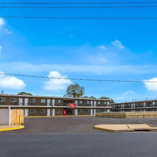 Viesnīca Econo Lodge Gretna - New Orleans pilsētā Gretna