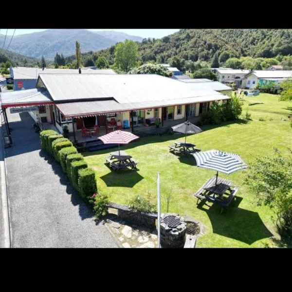 The Blackball Inn, ξενοδοχείο σε Blackball