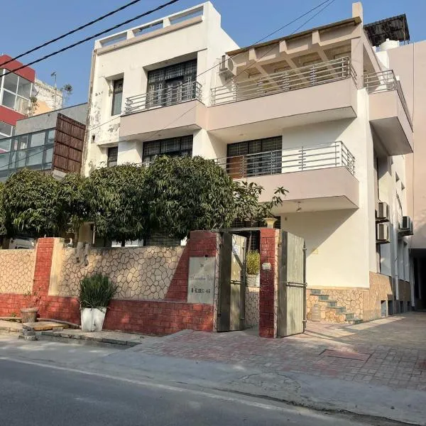 NICE Stay & Care: Noida şehrinde bir otel