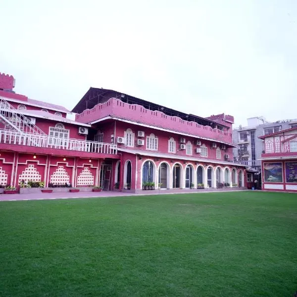 जयपुर में, होटल Canalta Hotel Restaurant Bar