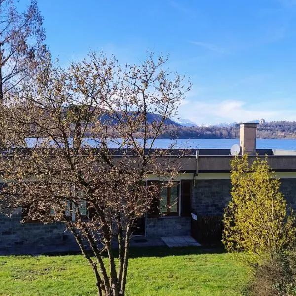 Casa Gaiani Villetta in riva al lago vista mozzafiato, hótel í Varano Borghi