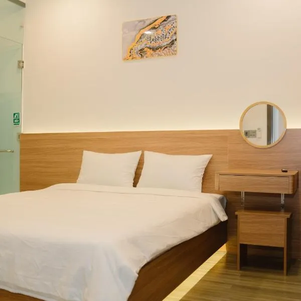 Quỳnh Trang Hotel، فندق في توي هوا