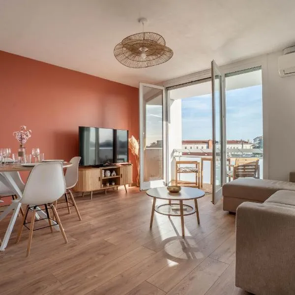 Le Jean Moulin T2 air-conditioned private parking balcony, hotell i Villefranche-sur-Saône