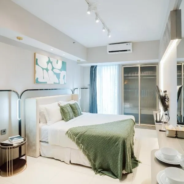 Yoonah at Benson Pakuwon Mall โรงแรมในLontar