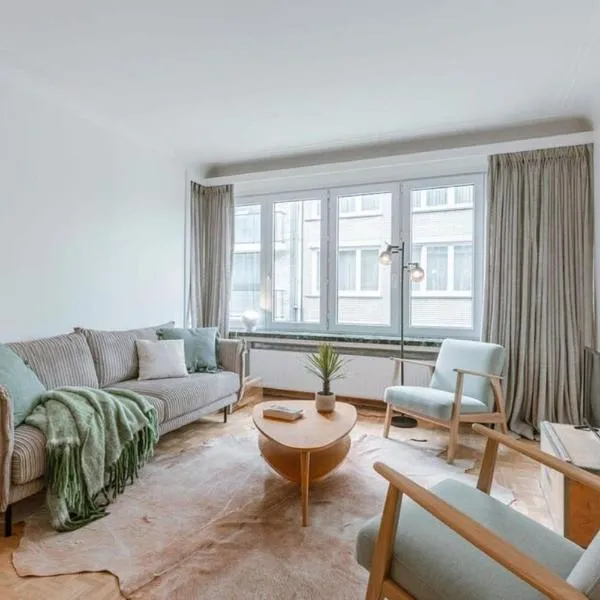 Gezellig familie-appartement voor 4 vlak bij dijk、オーステンデのホテル