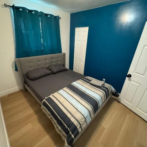 Private Room Near Airport D34: Mississauga şehrinde bir otel