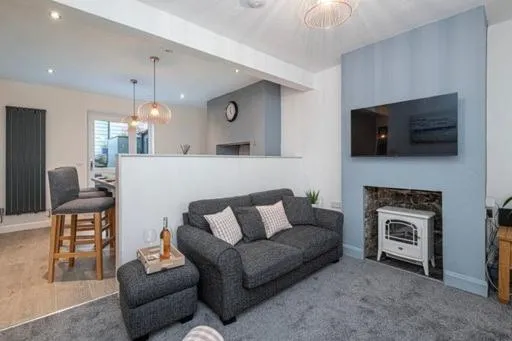 Townhouse by the sea - Y Felinheli, Hotel in Y Felinheli