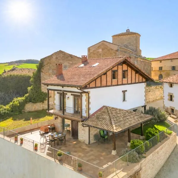 Gran casa rural con barbacoa ideal para familias, hotel in Villanueva